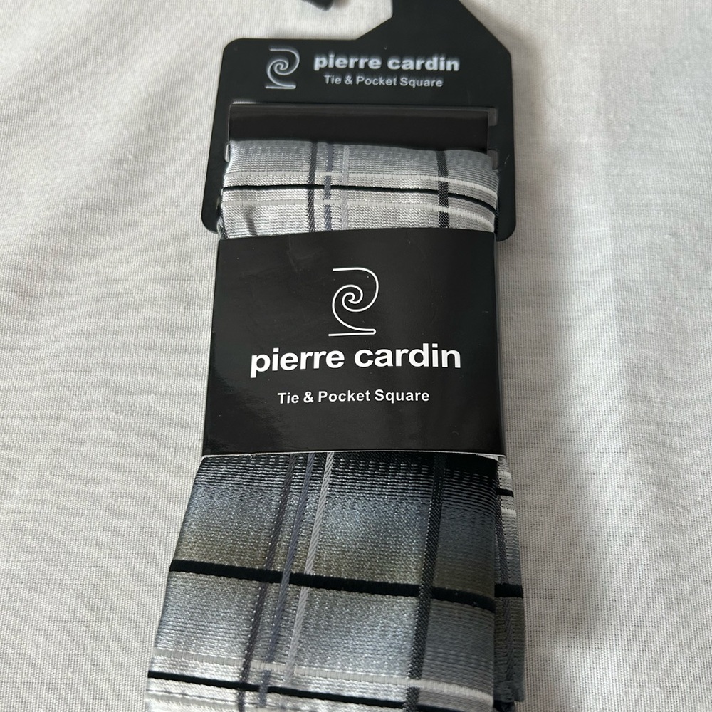Pierre Cardin Gray Tie and Pocket Square Set